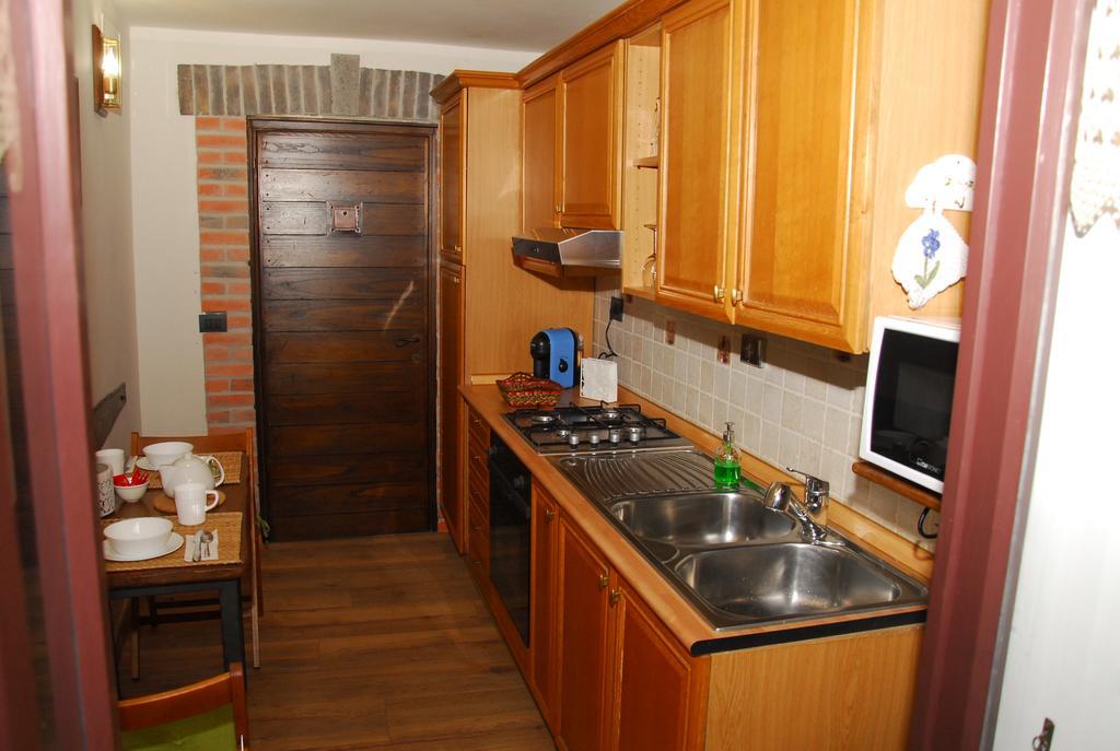 The House Of Falcon Apartment Nepi Екстериор снимка